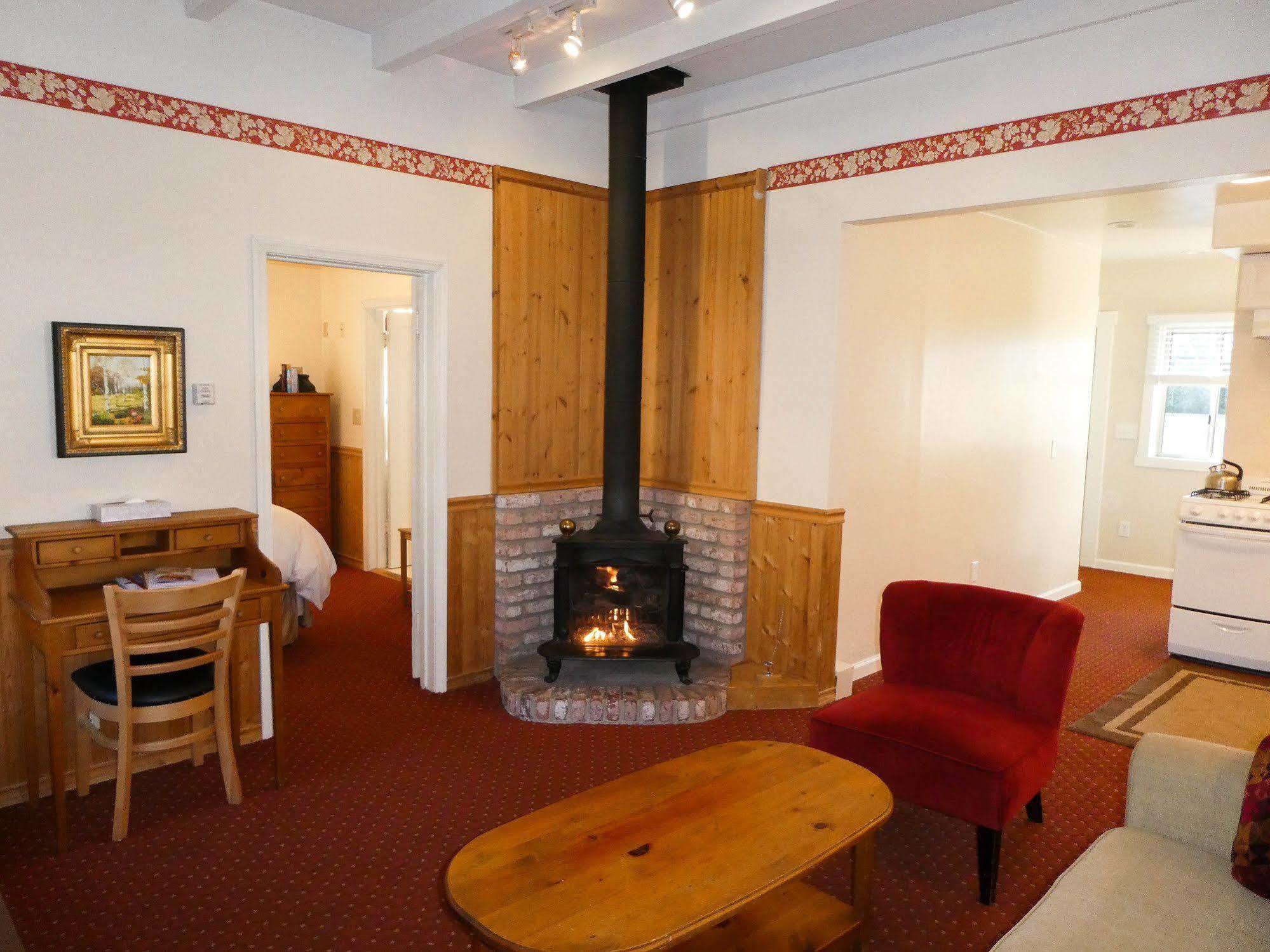 Carmel Fireplace Inn Bagian luar foto